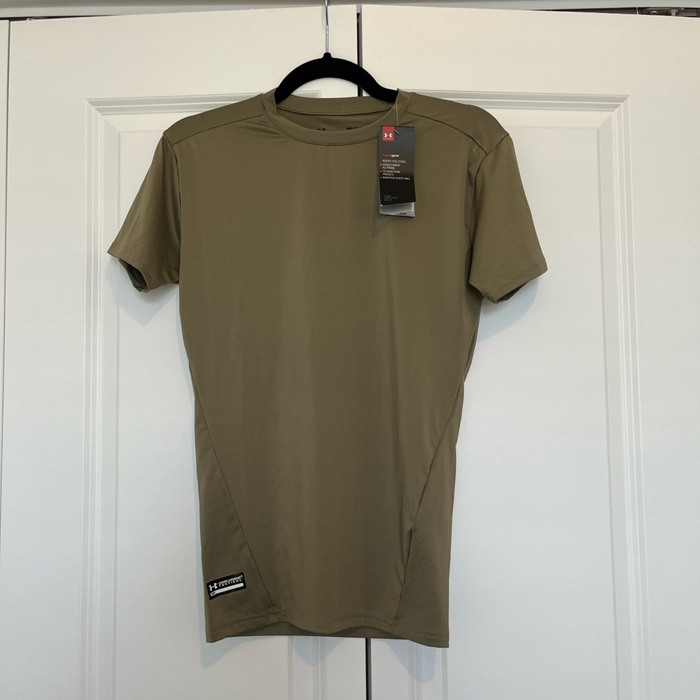 Under Armour men’s medium heatgear compression shirt